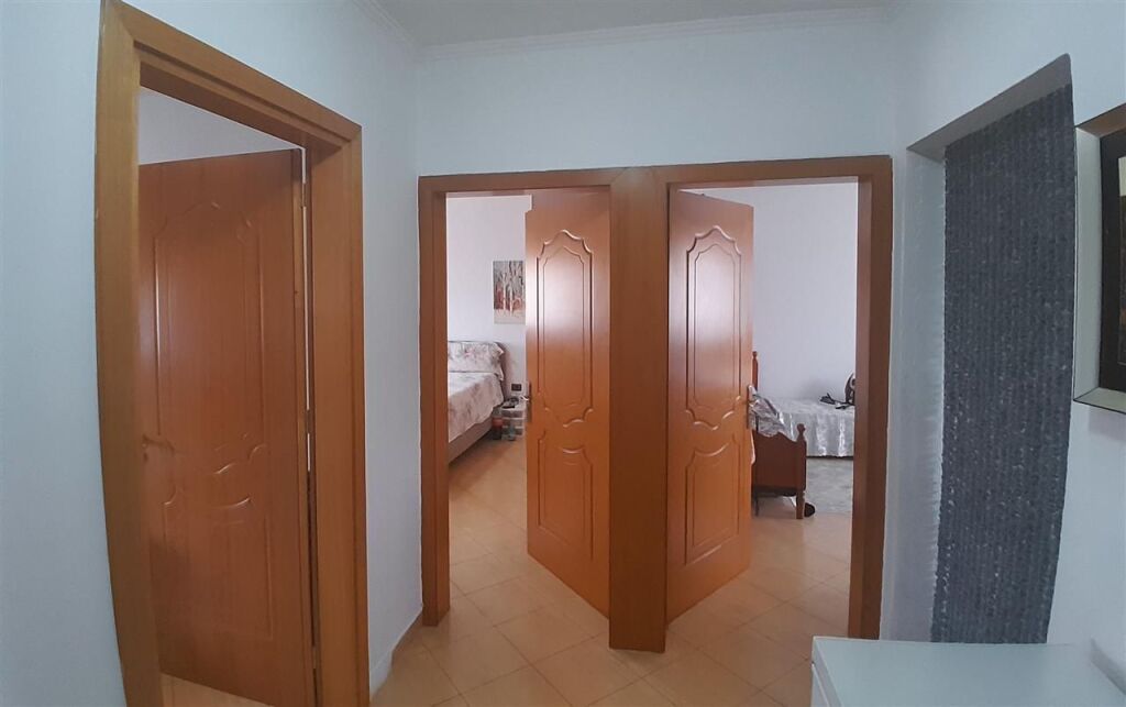 SHITET APARTAMENT 2+1 – ZONA OXHAKU, TIRANË ✨🏡