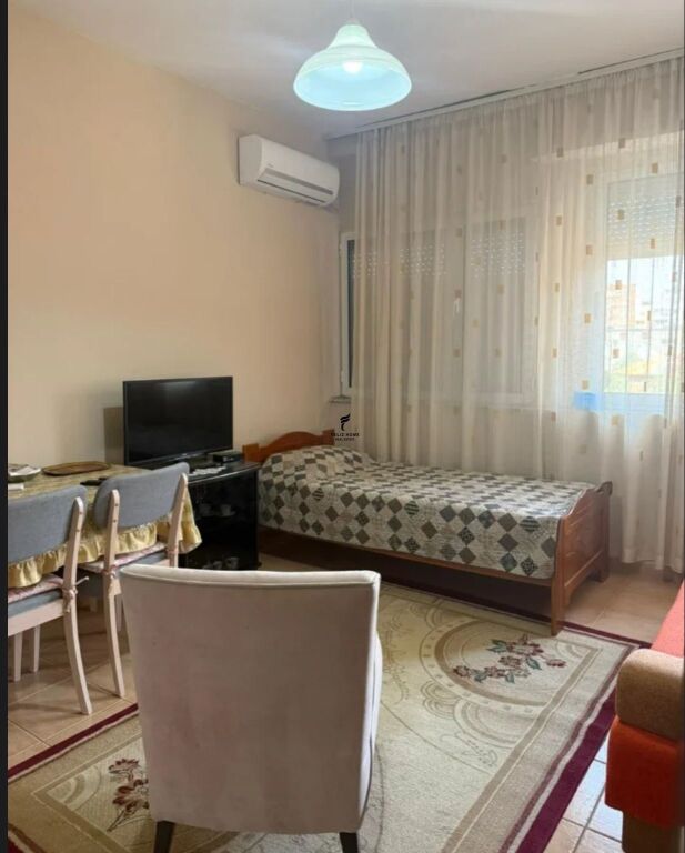 MONOLOCALE IN AFFITTO 30 M2 VASIL SHANTO 40.000 LEKE FH-69295