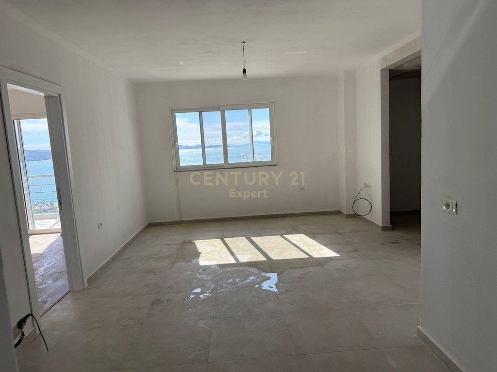 SARANDA, VENDIAMO APPARTAMENTO 1+1 NEL PORTO DI LIMIONI