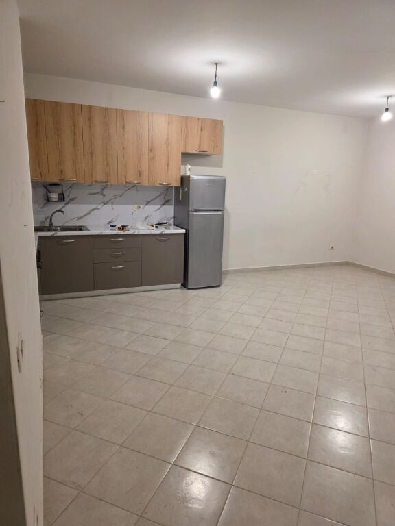 For rent 2+1+2 empty CONTACT FROSINA PLAKU 700€