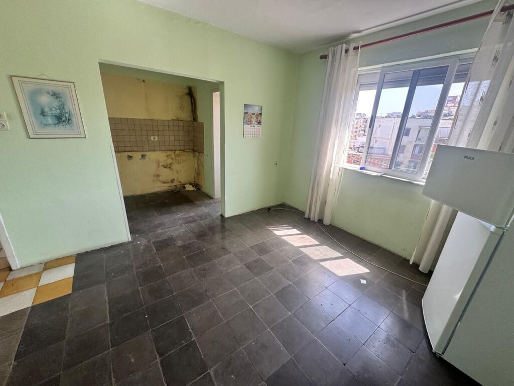 Shitet 2+1 ne Ali Dem te shkolla 1 Maji