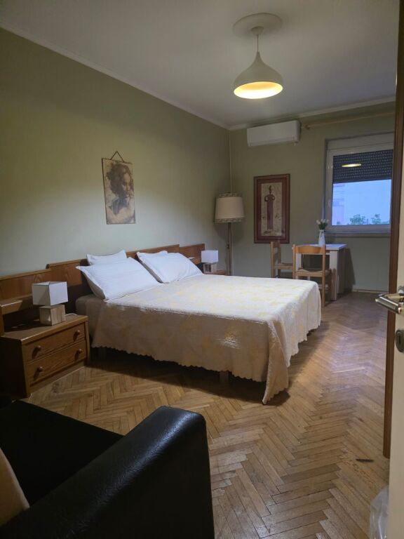 Qera | Apartament 1 + 1 + POST Parkimi | Qendër Dollari | 600 €/muaj