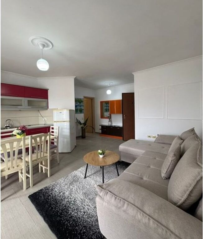 Apartament 2+1 me qira, Komuna e Parisit