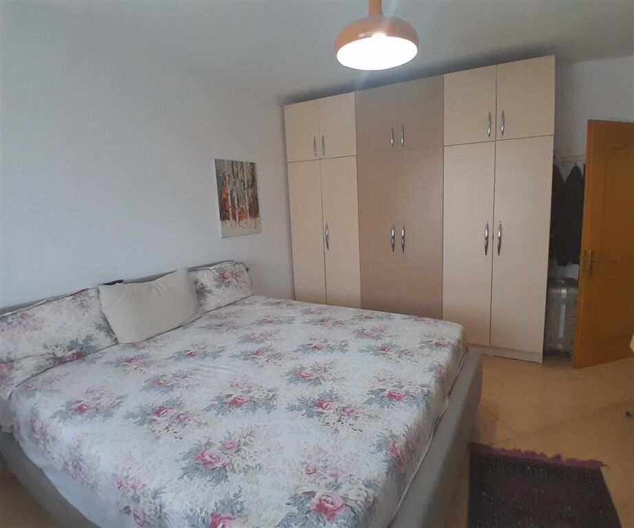 SHITET APARTAMENT 2+1 – ZONA OXHAKU, TIRANË ✨🏡
