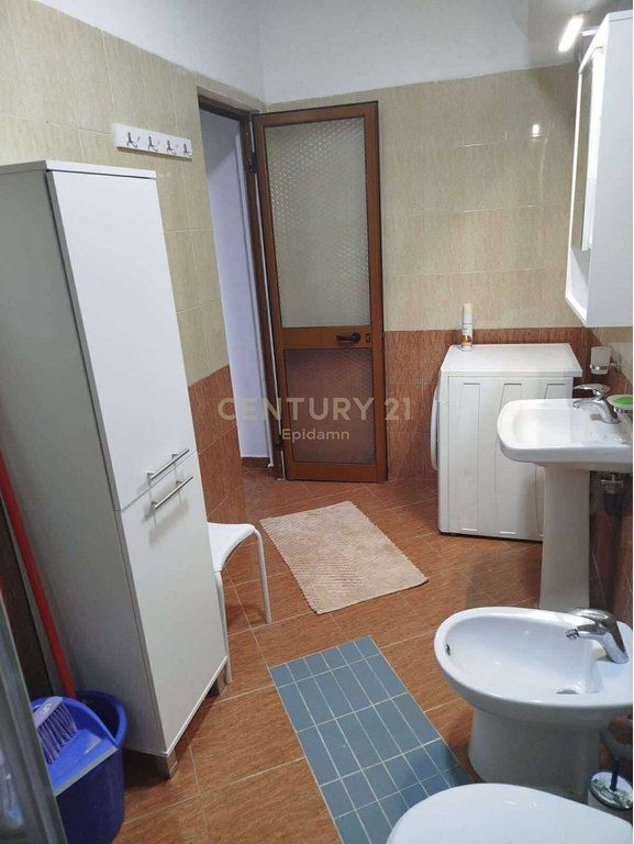 Apartament 2+1 Me Qira në Plazh Iliria, Durrës !!   450 € /Muaj