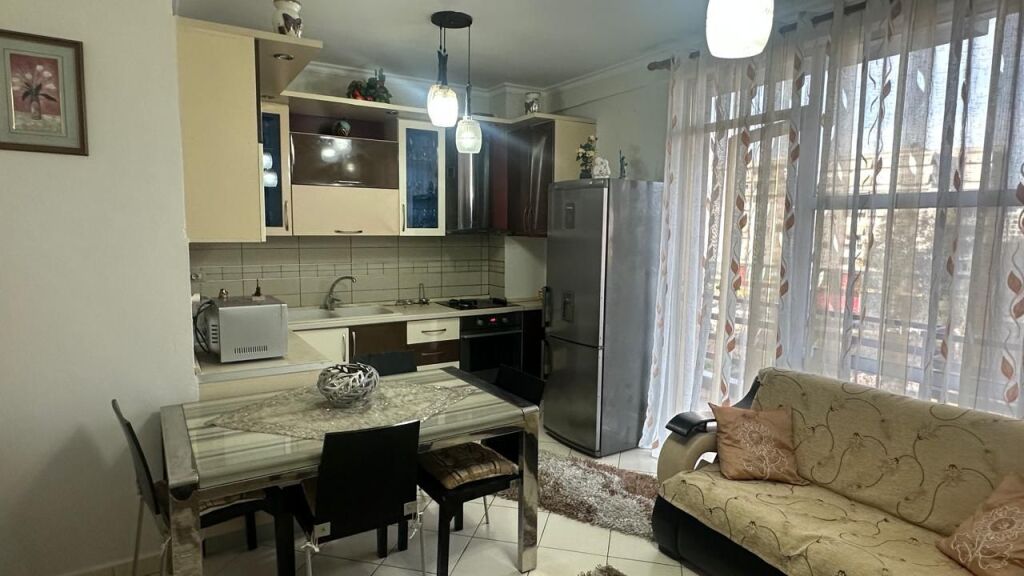 Apartament 2+1+2 per qira ne Astir