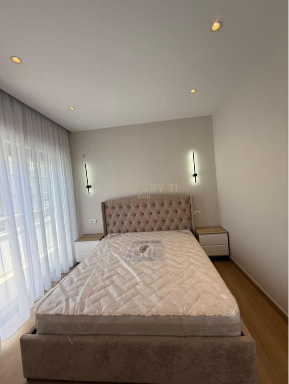 Apartament luksoz për shitje në Golem – vetëm 30 metra nga deti!