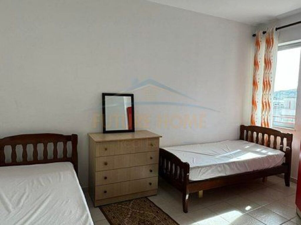 Shitet, Apartament 2+1, Pallatet Romario, Unaza e Re