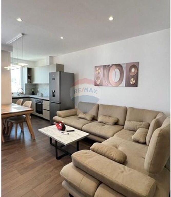 Apartament 2+1 me qera tek Mine Peza