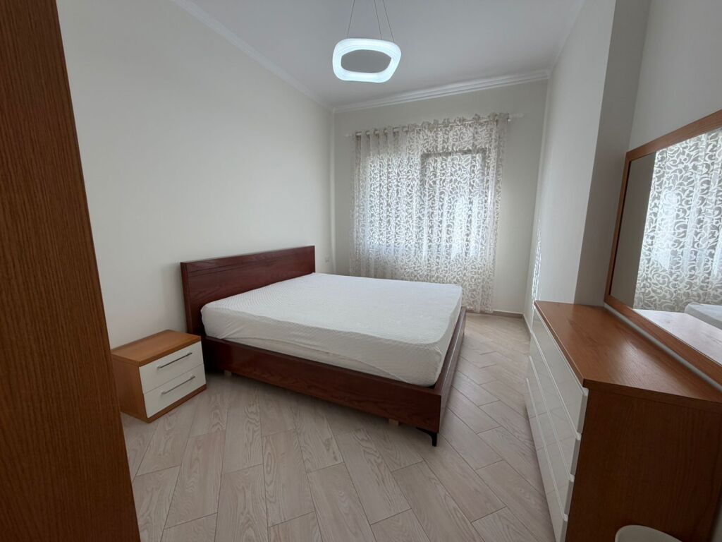 Qera 1+1 , Kopeshti Botanik