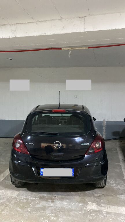 Garazhd, vend parkimi - 5 Maji, Tirane