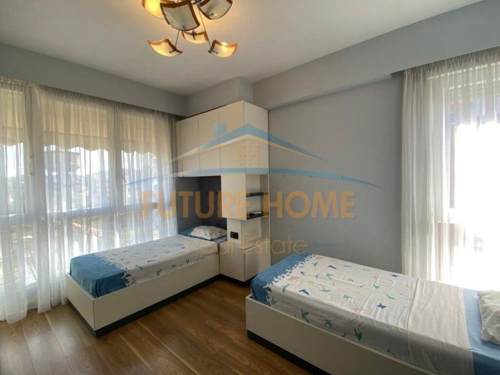 Qira, Duplex, 5 Maji