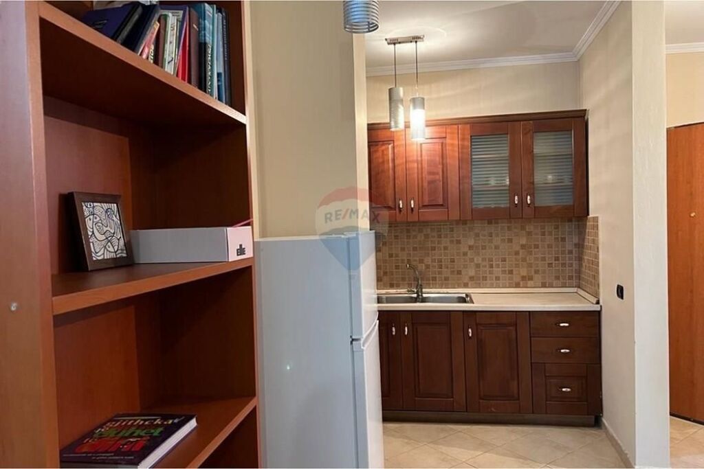 Apartament - Për Qira - Kodra e Diellit 1, Tiranë