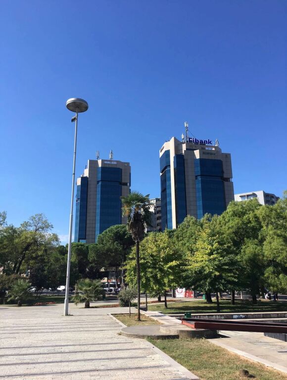 JEPET ZYRE ME QERA 110M2 KULLAT BINJAKE