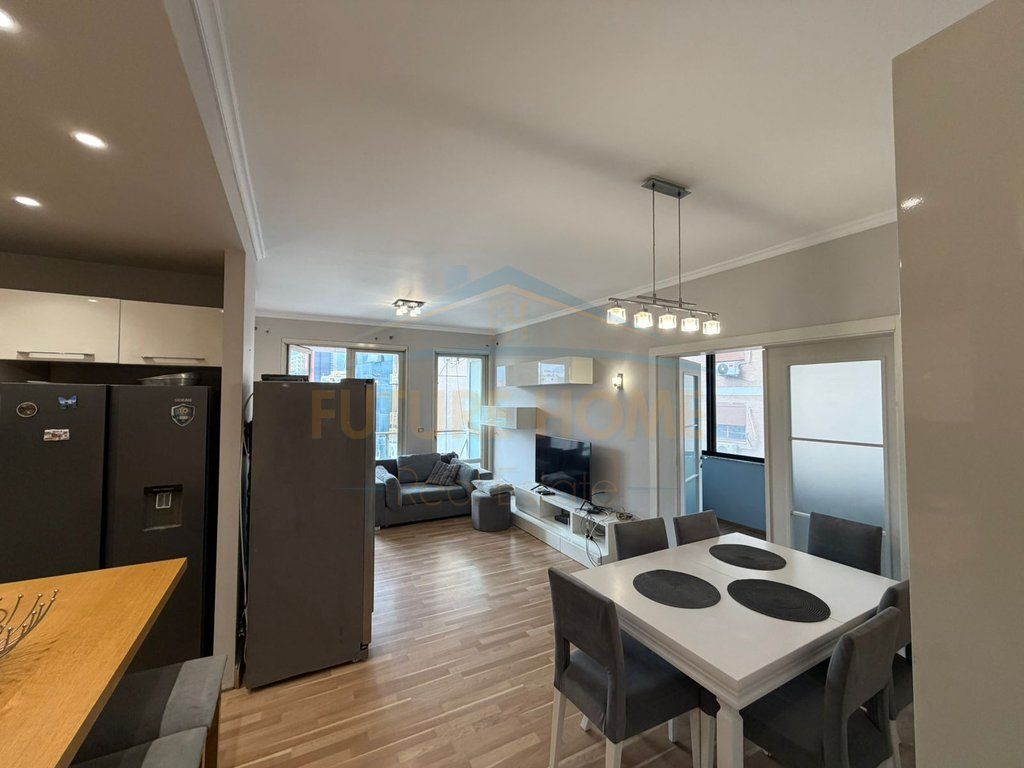 Qira, Apartament 3+1+2, Stacioni Trenit, Tiranë