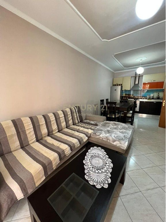 Apartament 2+1 Me Qira në Plazh-Durres !