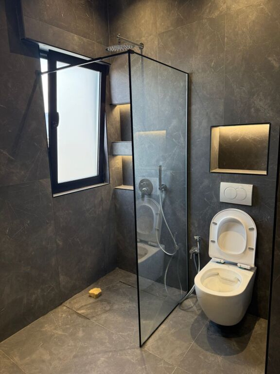 Jepet me qira 1+1 RRUGA BILL KLINTON KODRA E DIELLIT 60,000 leke