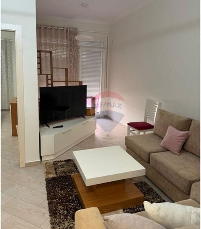 Apartamenti 1+1 me qira te Kopeshti Botanik