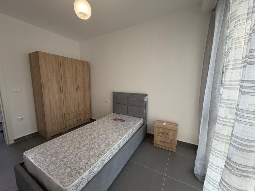 Apartament me qera 3+1 tek 5 maji