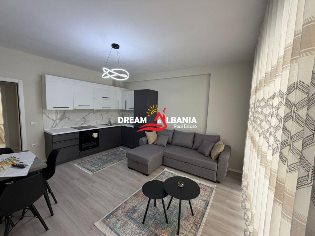 In vendita super appartamento 2+1+2+posto auto incluso in Via Durazzo vicino al Colosseo (ID 41212211)