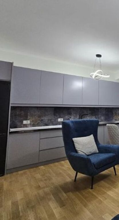 Affittiamo appartamento 2+1 con veranda