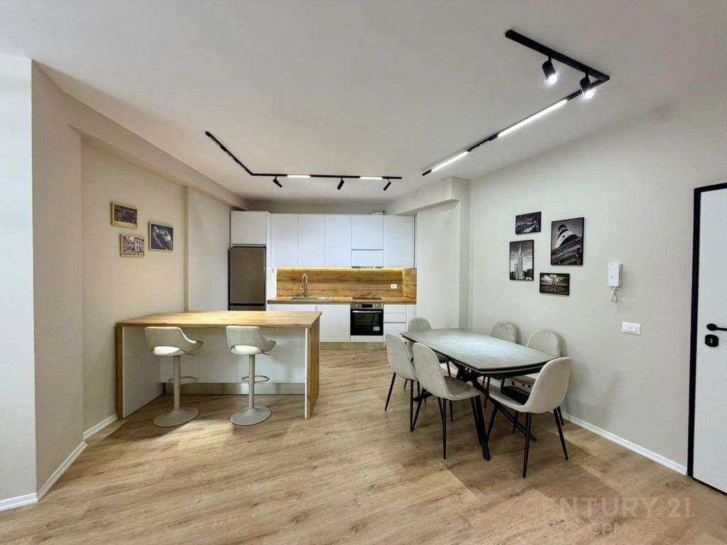 APARTAMENT MODERN 2+1+2 PER QIRA TEK PAZARI RI! (PA BANUAR ME PARE)