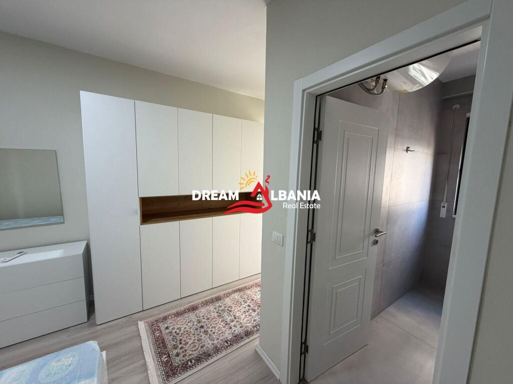 In vendita super appartamento 2+1+2+posto auto incluso in Via Durazzo vicino al Colosseo (ID 41212211)