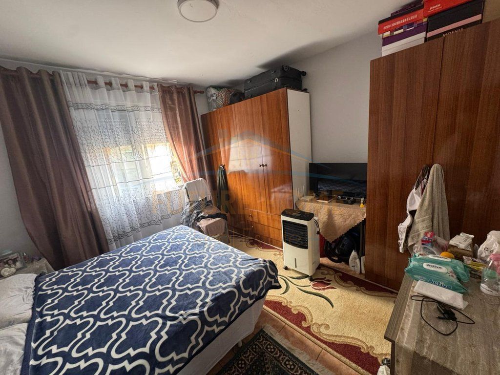 Shitet, Apartament 2+1, Ish Parku i Autobusave, Tirane
