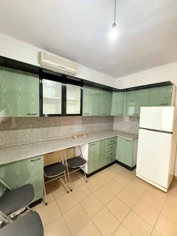 APARTAMENT 3+1 ME QERA NE QENDER