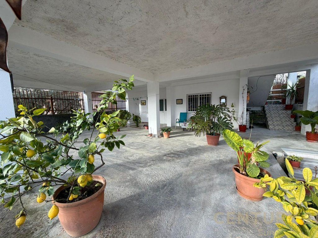 VENDESI 3 PIANI IN VENDITA A SELITE!