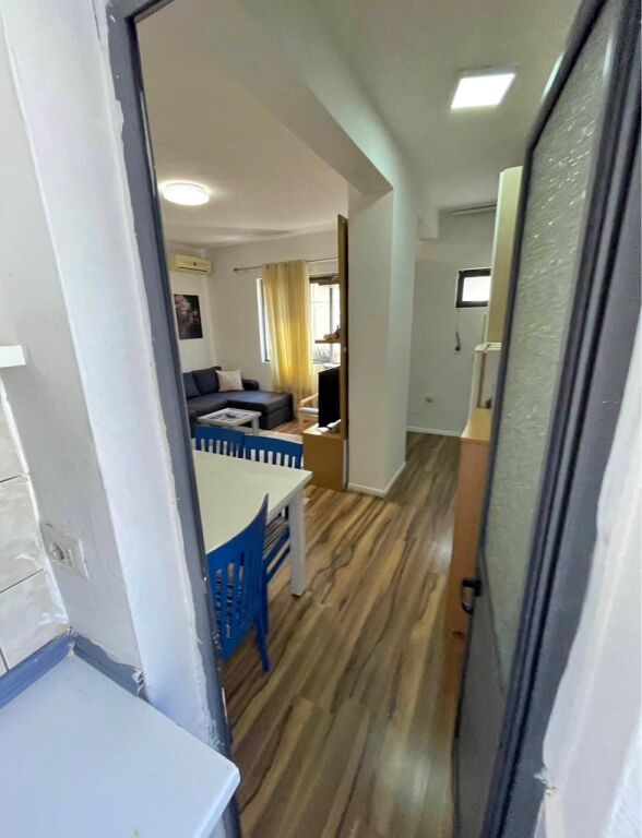 Ish Parku Autobuzave  Shesim apartament garzonier