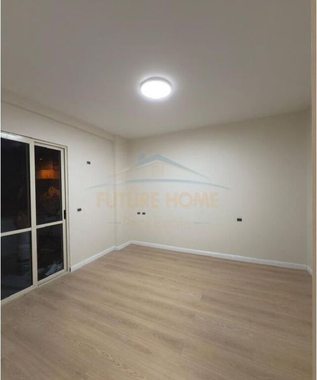 Shitet, Apartament 3+1, Rrugen Rrapo Hekali