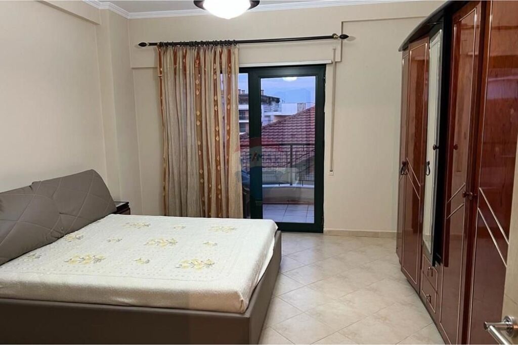 Apartament - Për Qira - Kodra e Diellit 1, Tiranë