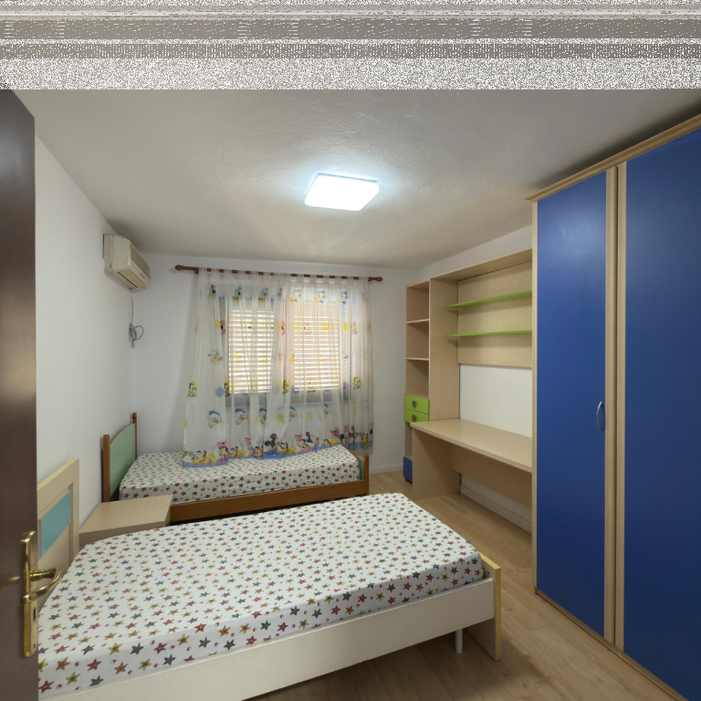 Shitet apartament tek Tregu Elektrik