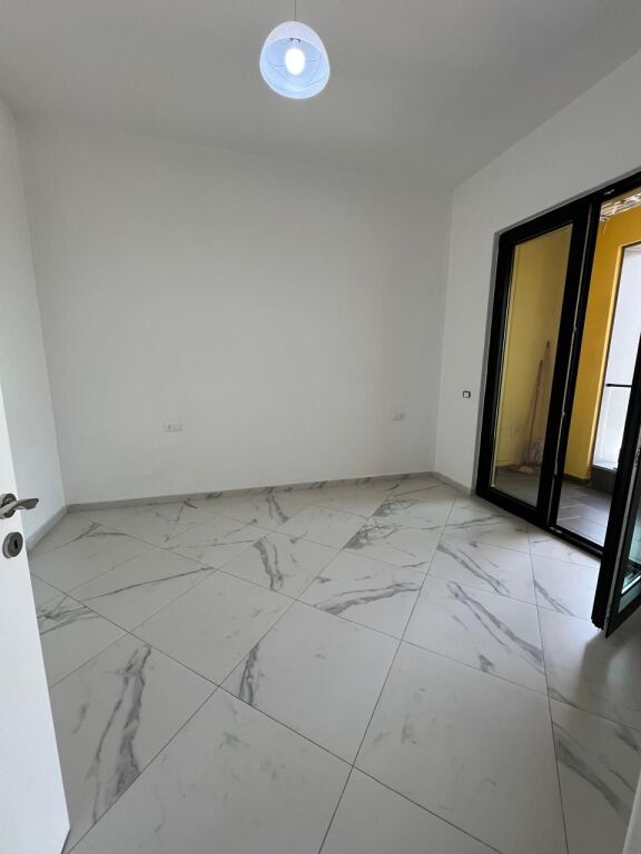 Jepet me qira 1+1 bosh per zyre Te SQUARE 21