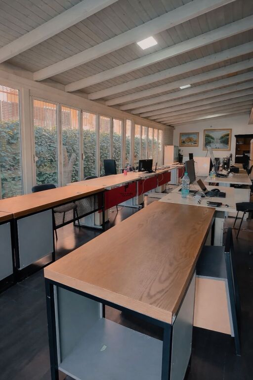 SHITET ZYRE 216.5 M2 RRUGA E ELBASANIT 550.000 EURO  FH-69376