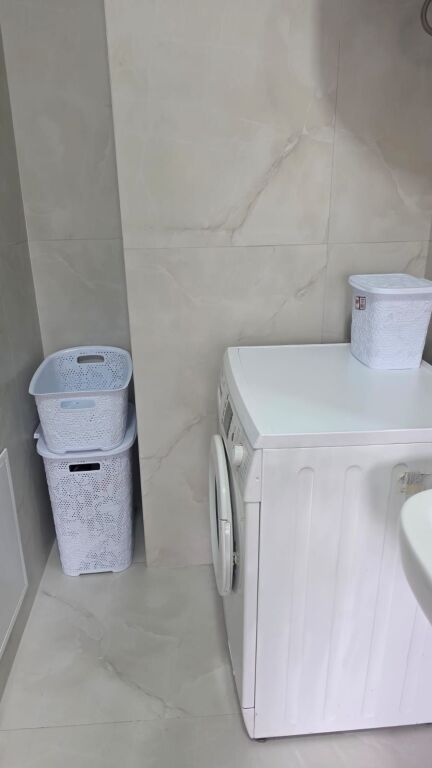 Ali Dem Jepet apartament me qira 2+1 tek Kadiu