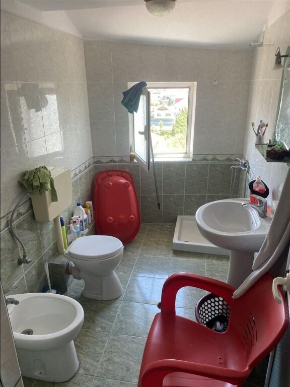 Apartament 1+1 Pogradec 600m larg liqenit