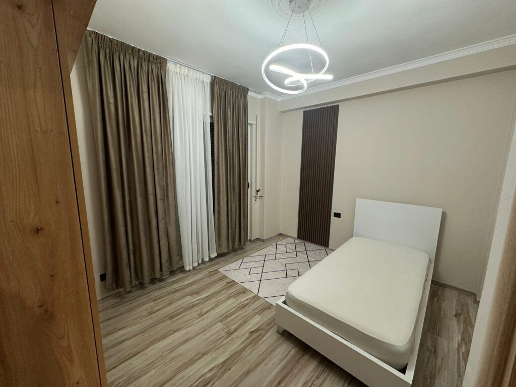 APARTAMENT ME QERA 2+1 KODRA E DIELLIT 65.000 LEKE FH-69372