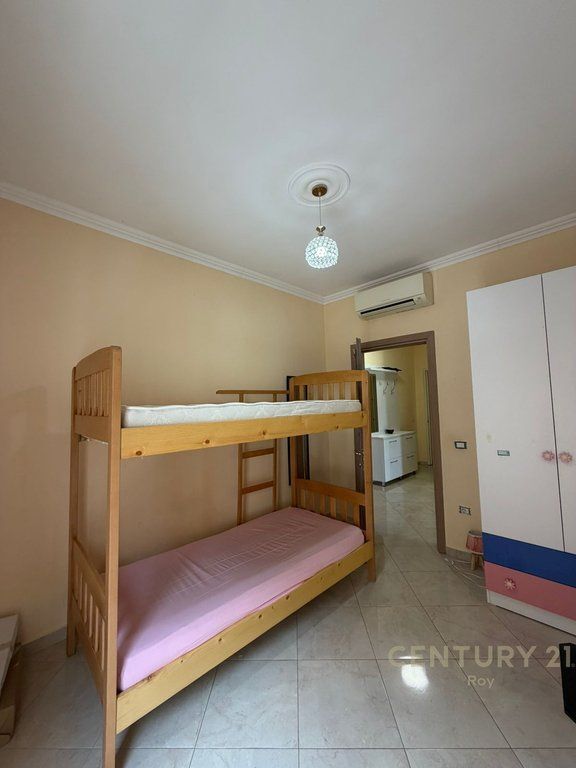 APARTAMENT 2+1+2 PER QERA NE QENDER TE DURRESIT!!!! - 500€ |
