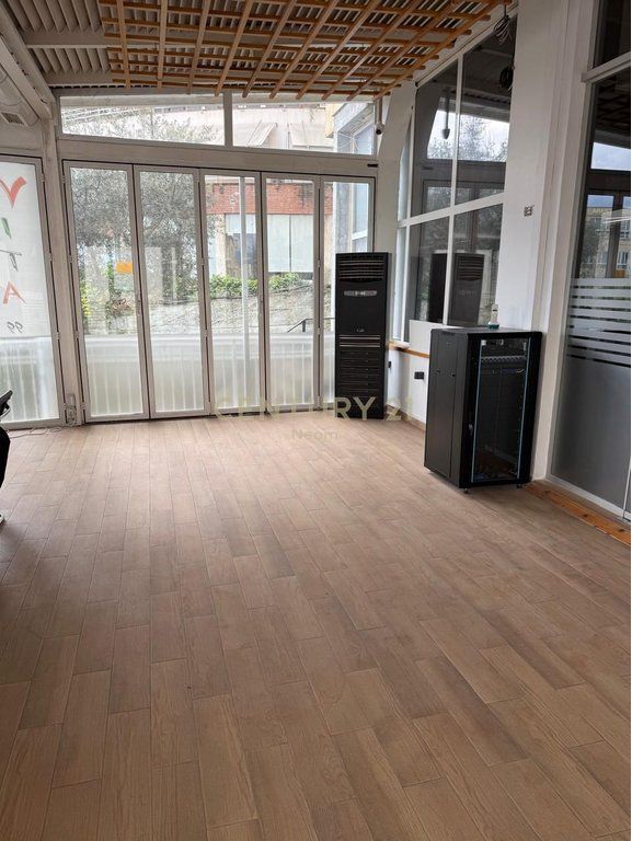 Office space for rent at the entrance of Kodra e Diellit 1