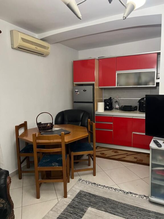 Apartament me qera 1+1, mbi shkollen e baltetit