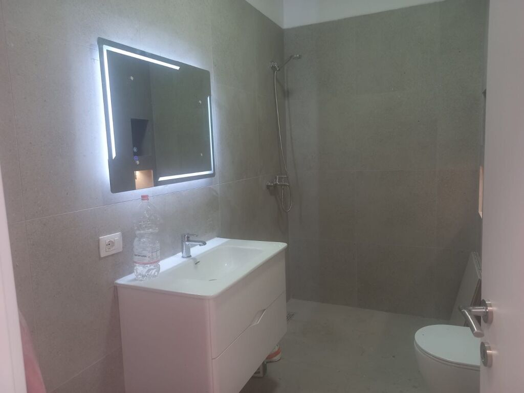 Jepet me qira 1+1 bosh UNIVERS CITY 300 mije leke