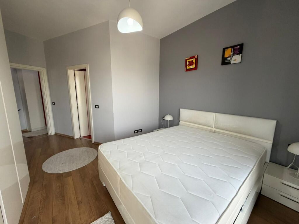 🏡Affittasi appartamento 2+1+2 vicino al Giardino Botanico 🌿 💰 Prezzo: 90.000 lek / mese