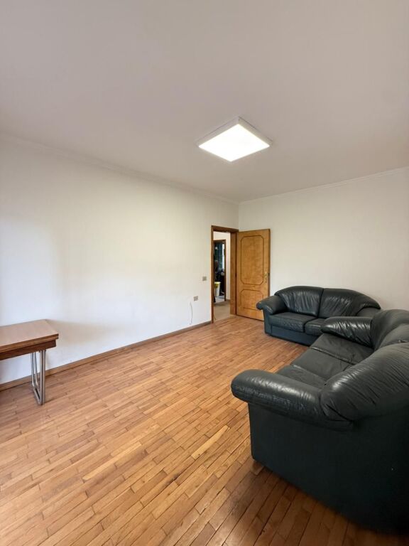 APARTAMENT 3+1 ME QERA NE QENDER