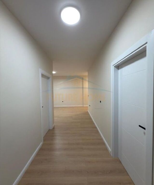 Shitet, Apartament 3+1, Rrugen Rrapo Hekali