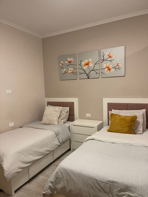 🔴Shitet 3+1+2 dhe garazh 📍Kopshti zologjik🔴