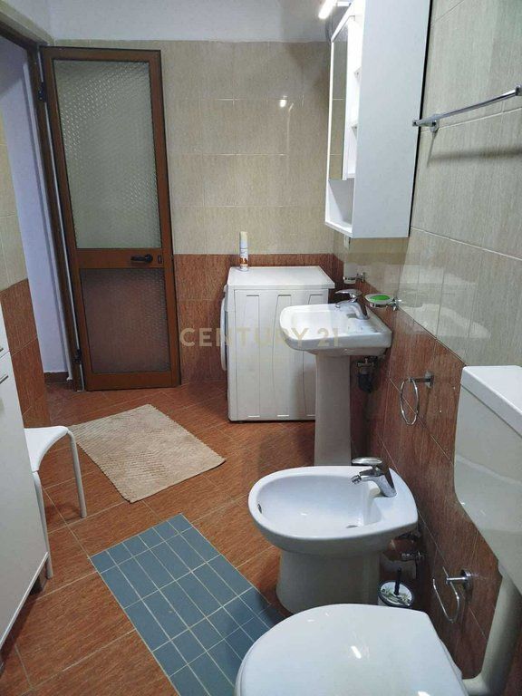 Apartament 2+1 Me Qira në Plazh Iliria, Durrës !!