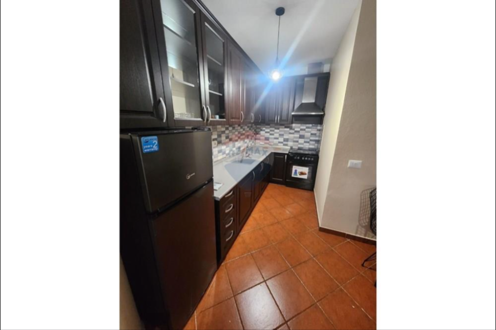 Apartament per qera 1+1 tek Pallati me Shigjeta