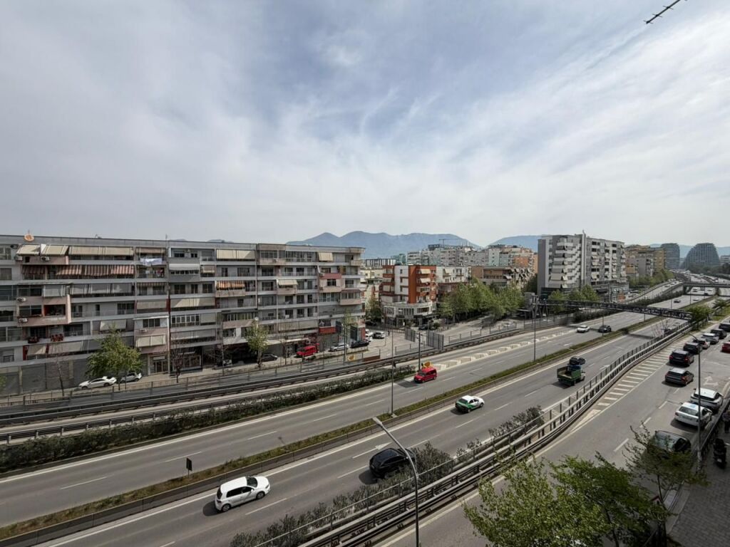 Affittiamo 2+1 kodra e diellit